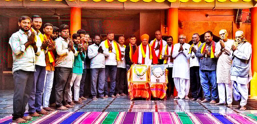 ಚಿತ್ರ ಶಿರ್ಷಿಕೆ: ಹುಲಸೂರ ಗುರು ಬಸವೇಶ್ವರ ಸಂಸ್ಥಾನ ಮಠದಲ್ಲಿ ಡಾ.ಚನ್ನಬಸವ ಪಟ್ಟದೇವರ ಜಯಂತಿ ಆಚರಣೆ ಜರುಗಿತು.