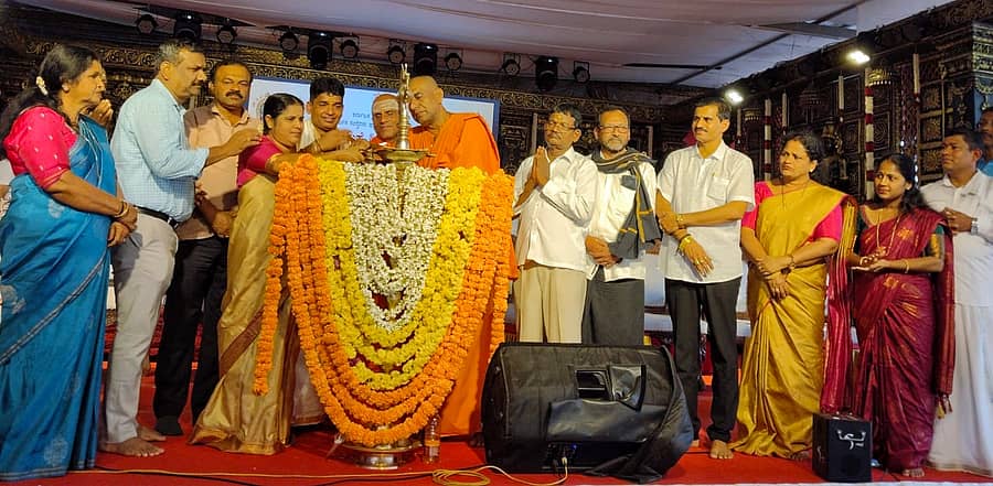 ಕಿರು ಷಷ್ಠಿ ಪ್ರಯುಕ್ತ ಹಮ್ಮಿಕೊಂಡ ಕಾರ್ಯಕ್ರಮವನ್ನು ಮಮತಾ ಗಟ್ಟಿ ಉದ್ಘಾಟಿಸಿದರು