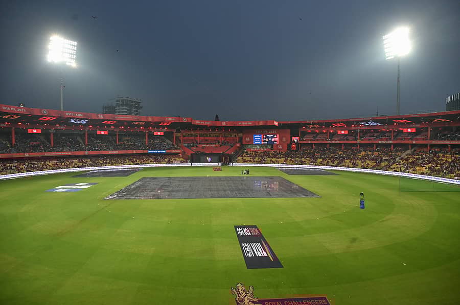 <div class="paragraphs"><p>ಚಿನ್ನಸ್ವಾಮಿ ಕ್ರೀಡಾಂಗಣ</p></div>