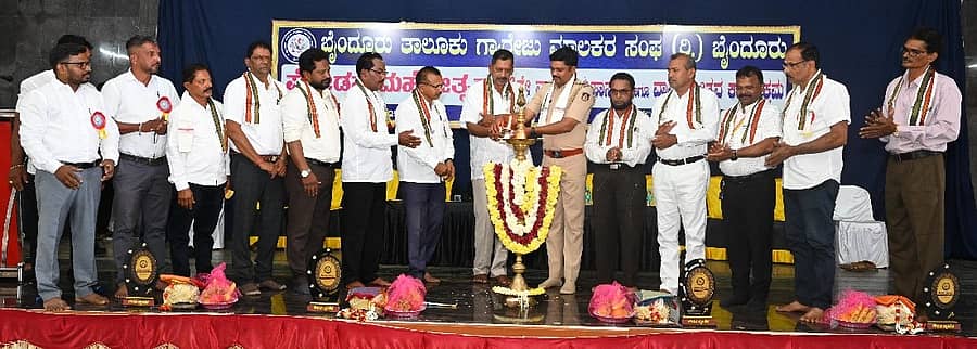 ಬೈಂದೂರು ತಾಲ್ಲೂಕು ಗ್ಯಾರೇಜ್ ಮಾಲೀಕರ ಸಂಘದ ವಾರ್ಷಿಕ ಮಹಾಸಭೆಯನ್ನು ಕೆ. ಬಾಬು ಶೆಟ್ಟಿ ಉದ್ಘಾಟಿಸಿದರು