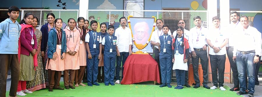 ಕಮಲನಗರ ಪಟ್ಟಣದ ಚನ್ನಬಸವ ಪಟ್ಟದ್ದೇವರು ಪ್ರೌಢಶಾಲೆ, ಗುರಪ್ಪಾ ಟೊಣ್ಣೆ ಪ್ರಾಥಮಿಕ ಶಾಲೆ ಹಾಗೂ ಗುರುಕಾರುಣ್ಯ ಪಬ್ಲಿಕ್ ಸ್ಕೂಲ್ನಲ್ಲಿ ಚನ್ನಬಸವ ಪಟ್ಟದ್ದೇವರ ಜಯಂತಿ ಆಚರಿಸಲಾಯಿತು