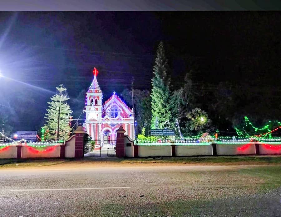 ಕ್ರಿಸ್ಮಸ್ಗೆ ಸಿದ್ಧಗೊಂಡಿರುವ ಗುಬ್ಬಿಯ ವಿಲಿಯಂ ಆರ್ಥರ್ ಚರ್ಚ್