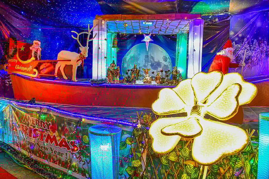 ಕೊಪ್ಪಳದ ಎಸ್ಎಫ್ಎಸ್ ಚರ್ಚ್ನಲ್ಲಿ ಕ್ರಿಸ್ಮಸ್ ಅಂಗವಾಗಿ ಗೋದಲಿಯನ್ನು ಆಕರ್ಷಕವಾಗಿ ಅಲಂಕಾರ ಮಾಡಲಾಗಿತ್ತು –ಪ್ರಜಾವಾಣಿ ಚಿತ್ರಗಳು/ಭರತ್ ಕಂದಕೂರ