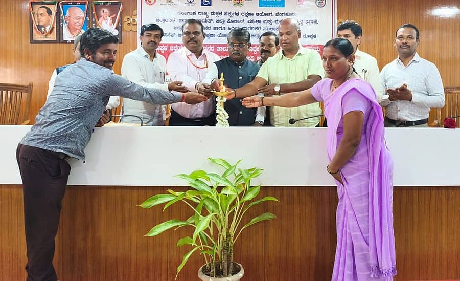 ಕೊಪ್ಪಳದಲ್ಲಿ ಬುಧವಾರ ನಡೆದ ತರಬೇತಿ ಕಾರ್ಯಾಗಾರವನ್ನು ರಾಜ್ಯ ಮಕ್ಕಳ ಹಕ್ಕುಗಳ ರಕ್ಷಣಾ ಆಯೋಗದ ಸದಸ್ಯ ಶೇಖರಗೌಡ ಜಿ.ರಾಮತ್ನಾಳ ಉದ್ಘಾಟಿಸಿದರು