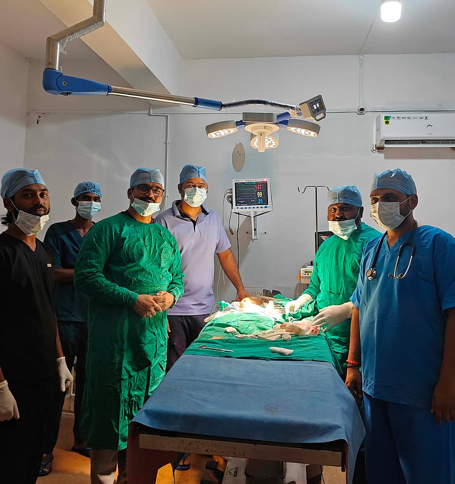 ಮೂಡಲಗಿಯ ಪಾಟೀಲ ಮಲ್ಟಿಸ್ಪೆಷಾಲಿಟಿ ಆಸ್ಪತ್ರೆಯಲ್ಲಿ ನವಜಾತು ಶಿಶಿವಿನ ಯಶಸ್ಸಿ ಶಸ್ತ್ರಚಿಕಿತ್ಸೆ ಮಾಡಿದ ವೈದ್ಯರ ತಂಡ
