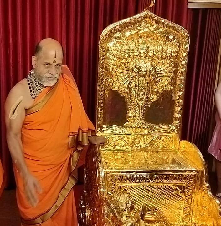 ಸುಗುಣೇಂದ್ರ ತೀರ್ಥ ಶ್ರೀಪಾದರು ಸುವರ್ಣ ರಥದೊಂದಿಗೆ