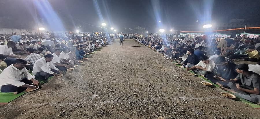 ಕಲಬುರಗಿಯ ನೂತನ ವಿದ್ಯಾಲಯ ಮೈದಾನದಲ್ಲಿ ಗುರುವಾರ ಆರ್‌ಎಸ್‌ಎಸ್‌ ವತಿಯಿಂದ ಮಹಾ ಸಾಂಘಿಕ, ಸಹ ಭೋಜನ ಕಾರ್ಯಕ್ರಮ ನಡೆಯಿತು