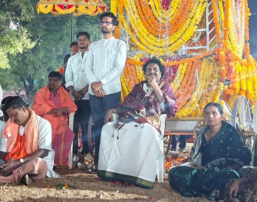 ಯಾದಗಿರಿ ತಾಲ್ಲೂಕಿನ ಅಬ್ಬೆತುಮಕೂರಿನ ಮಠದಲ್ಲಿ ಈಚೆಗೆ ನಡೆದ ಬಸಮ್ಮ ತಾಯಿಯ ಜಾತ್ರೆ ಕಾರ್ಯಕ್ರಮದಲ್ಲಿ ಪೀಠಾಧಿಪತಿ ಗಂಗಾಧರ ಸ್ವಾಮೀಜಿ ಮಾತನಾಡಿದರು