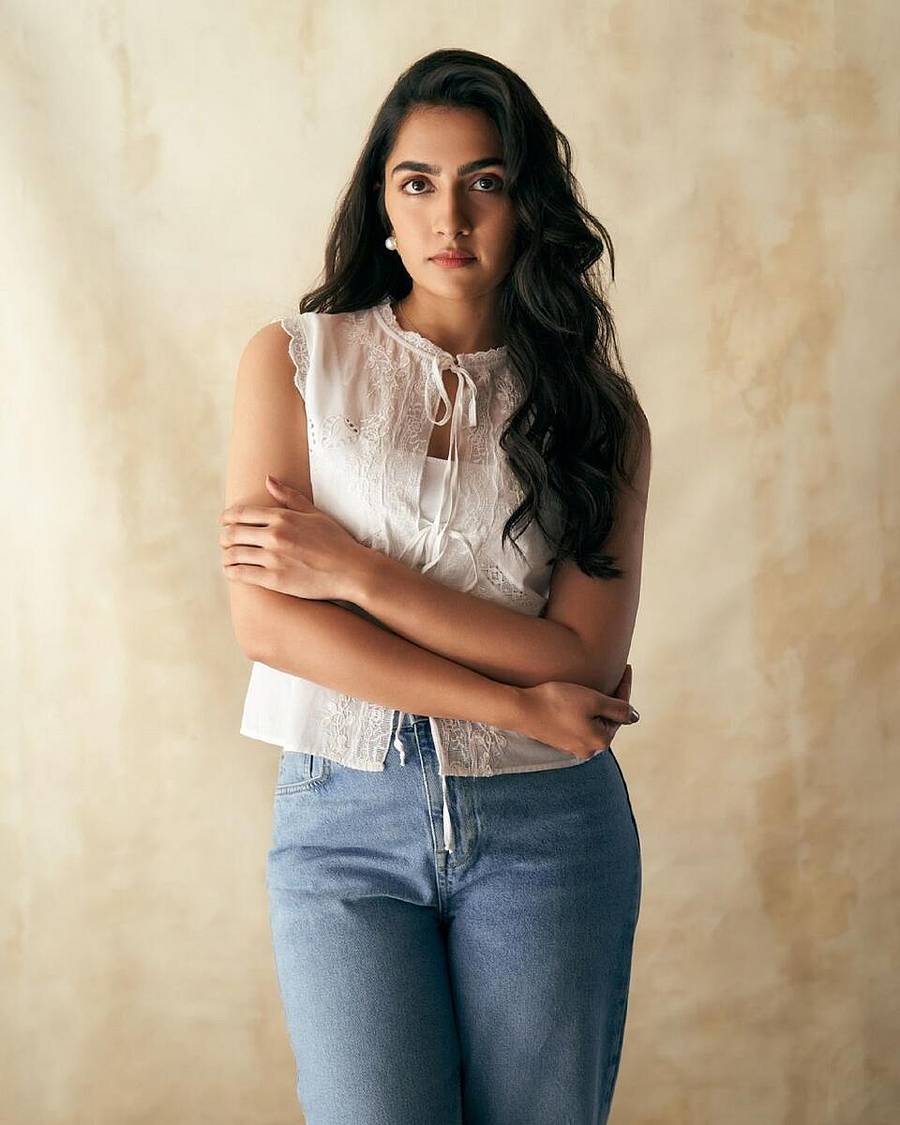 <div class="paragraphs"><p><strong>ರುಕ್ಮಿಣಿ ವಸಂತ್, ನಟಿ</strong>&nbsp;</p></div><div class="paragraphs"><p><br></p></div>