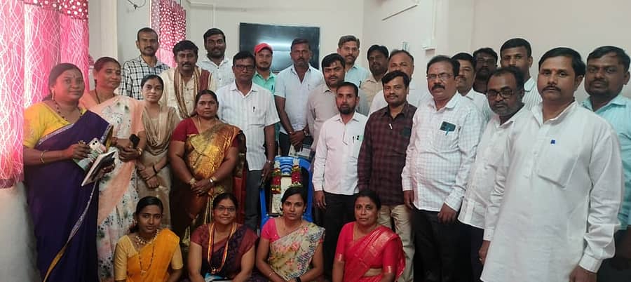 ಗದಗ ತಾಲ್ಲೂಕು ಪಂಚಾಯಿತಿ ಕಚೇರಿಯಲ್ಲಿ ಶುಕ್ರವಾರ ಕಂಪ್ಯೂಟರ್‌ ಆಪರೇಟರ್‌ಗಳ ದಿನ ಆಚರಿಸಲಾಯಿತು