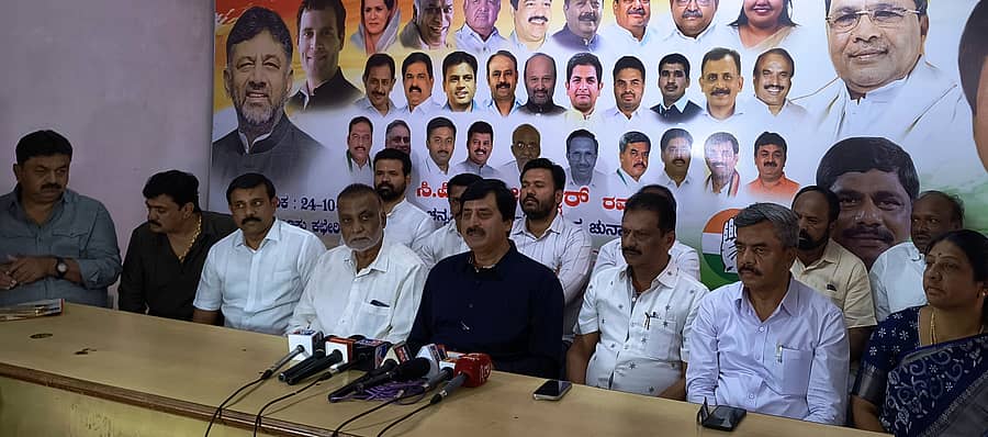 ಪತ್ರಿಕಾಗೋಷ್ಠಿಯಲ್ಲಿ ಚನ್ನಪಟ್ಟಣ ಶಾಸಕ ಸಿ.ಪಿ. ಯೋಗೇಶ್ವರ್ ಮಾತನಾಡಿದರು. ಗಂಗೋತ್ಸವದ ಸಂಚಾಲಕ ದುಂತೂರು ವಿಶ್ವಾನಾಥ್, ಬಮೂಲ್ ನಿರ್ದೇಶಕ ಎಸ್.ಲಿಂಗೇಶ್ ಕುಮಾರ್, ನಗರಸಭೆ ಅಧ್ಯಕ್ಷ ವಾಸಿಲ್ ಆಲಿಖಾನ್ ಇದ್ದರು.