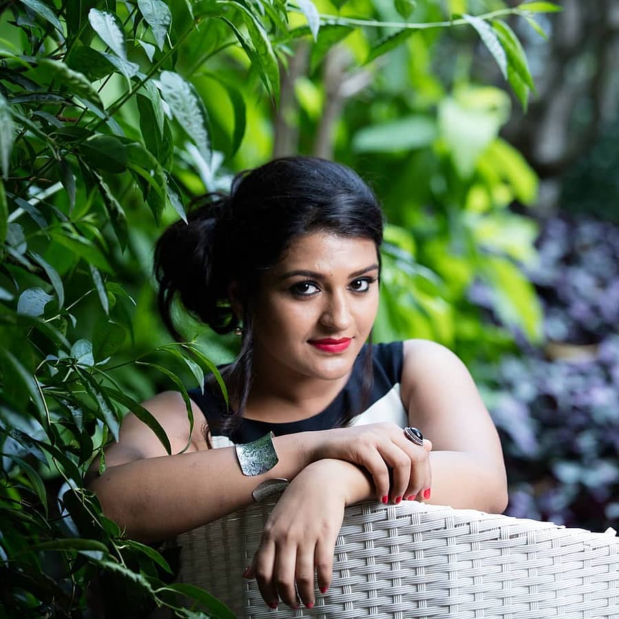 <div class="paragraphs"><p>ಪಲ್ಲವಿ ಮತ್ತಿಘಟ್ಟ ಅವರು ಯಕ್ಷಗಾನ ಕಲಾವಿದೆಯಾಗಿದ್ದು, ಕಿರುತೆರೆಯಲ್ಲೂ ತೊಡಗಿಸಿಕೊಂಡಿದ್ದಾರೆ. </p></div>