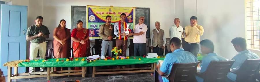 ಬಾಳೆಹೊನ್ನೂರು ಸಮೀಪದ ಮೇಲ್ಪಾಲ್ ಸರ್ಕಾರಿ ಪ್ರೌಢಶಾಲೆಯಲ್ಲಿ ತಾಲ್ಲೂಕು ಕನ್ನಡ ಸಾಹಿತ್ಯಪರಿಷತ್ ವತಿಯಿಂದ ಕನ್ನಡಾಪತಿ ಮಕ್ಕಳು ಎಂಬ ರಸಪ್ರಶ್ನೆ ಏರ್ಪಡಿಸಲಾಗಿತ್ತು