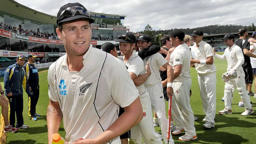 <div class="paragraphs"><p>ಸಹ ಆಟಗಾರರ ಜೊತೆ ಡೌಗ್ ಬ್ರೇಸ್‌ವೆಲ್</p></div>