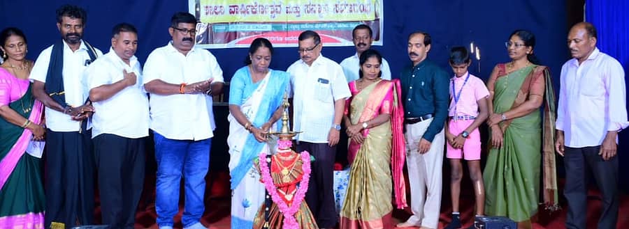 ಶಾಸಕಿ ಭಾಗೀರಥಿ ಮುರುಳ್ಯ ಕಾರ್ಯಕ್ರಮ ಉದ್ಘಾಟಿಸಿದರು