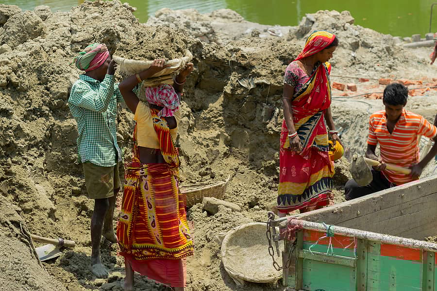 <div class="paragraphs"><p>ಕಾರ್ಮಿಕರು</p></div>