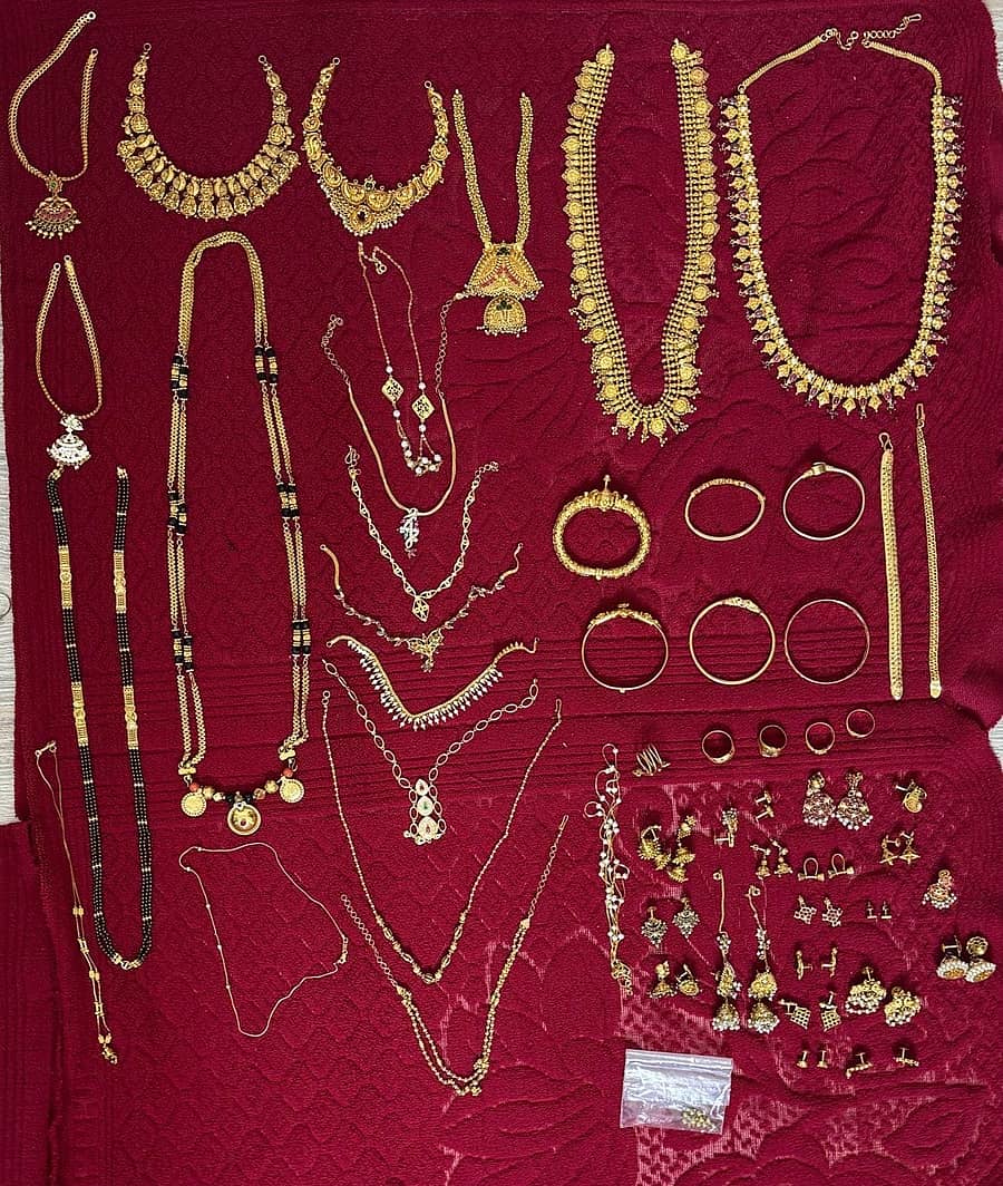 ಡಿಸಿಎಫ್‌ ಪರಮೇಶ್‌ ಮನೆಯಲ್ಲಿ ವಶಪಡಿಸಿಕೊಂಡಿರುವ ಚಿನ್ನಾಭರಣ