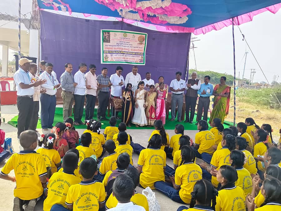 ಗದಗ ತಾಲ್ಲೂಕಿನ ಹುಯಿಲಗೋಳ ಗ್ರಾಮದಲ್ಲಿ ಕ್ಲಸ್ಟರ್ ಮಟ್ಟದ ಪ್ರತಿಭಾ ಕಾರಂಜಿ ಕಾರ್ಯಕ್ರಮ ನಡೆಯಿತು