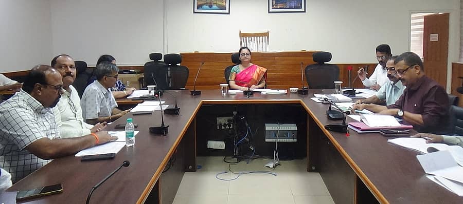 ಜಿಲ್ಲಾಧಿಕಾರಿ ಸ್ವರೂಪ ಟಿ.ಕೆ. ಅಧ್ಯಕ್ಷತೆಯಲ್ಲಿ ಸಭೆ ಜರುಗಿತು