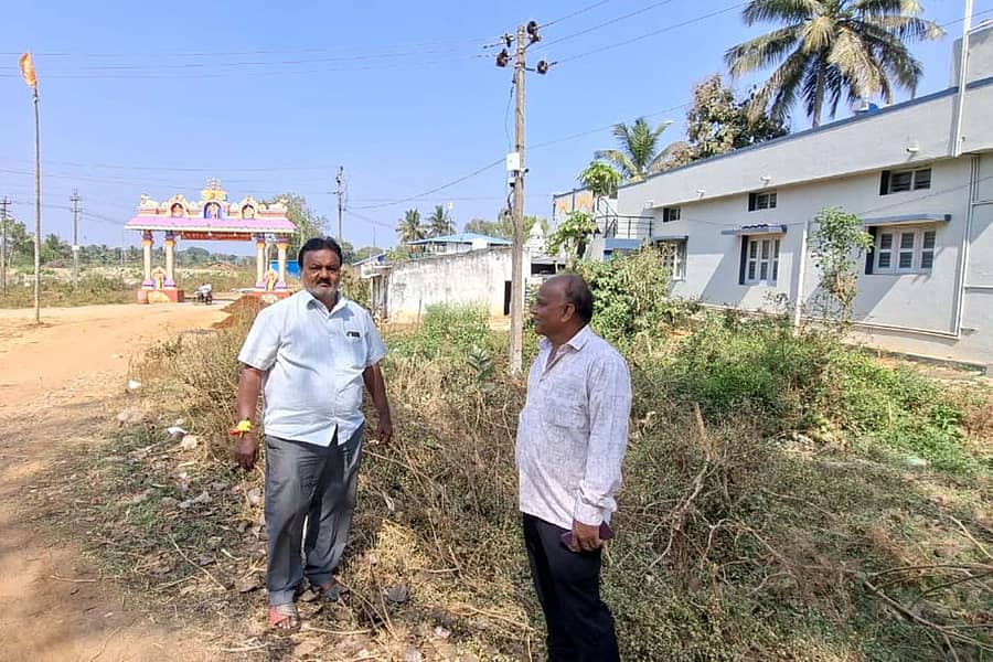 ನ್ಯಾಮತಿ ತಾಲ್ಲೂಕು ಕುಂಕುವ ಗ್ರಾ.ಪಂ. ವ್ಯಾಪ್ತಿಯ ಕುಂಕುವ ಮತ್ತು ದೊಡ್ಡೆತ್ತಿನಹಳ್ಳಿ ಗ್ರಾಮಗಳಿಗೆ ಗ್ರಾ.ಪಂ. ವತಿಯಿಂದ ಸಿ.ಸಿ.ಟಿ.ವಿ ಕ್ಯಾಮೆರಗಳನ್ನು ಅಳವಡಿಸಿದ್ದು ಪಿಡಿಒ ಎಂ.ಜಯಪ್ಪ ಮತ್ತು ಗ್ರಾ.ಪಂ.ಮಾಜಿ ಅಧ್ಯಕ್ಷ ಚಂದನ್‌ಜಂಗ್ಲೀ ಅವರು ವೀಕ್ಷಿಸಿದರು. 