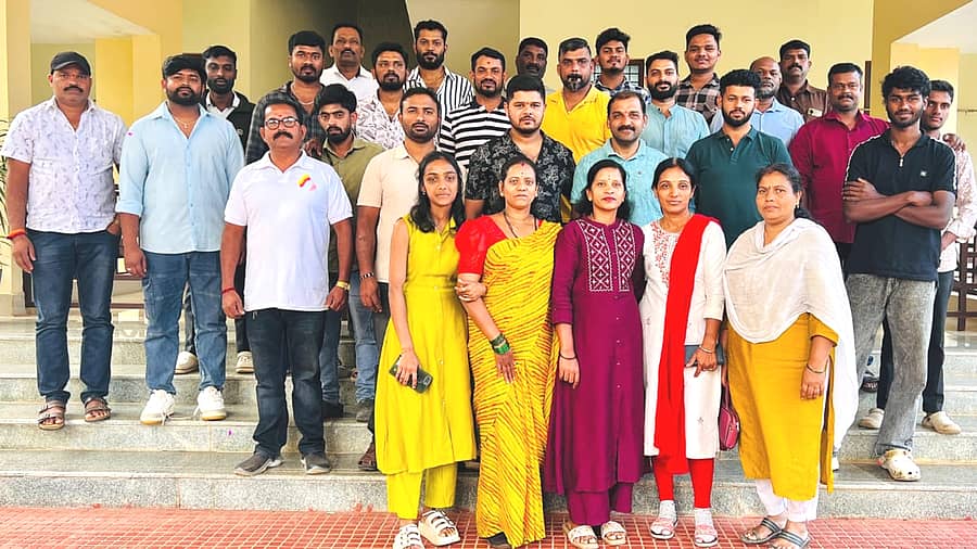 ನರಸಿಂಹರಾಜಪುರದಲ್ಲಿ ನೂತನವಾಗಿ ಅಸ್ಥಿತ್ವಕ್ಕೆ ಬಂದ ವಿಶ್ವನಾಥ್ ಫ್ಯಾನ್ಸ್ ಕ್ಲಬ್ ಗೆ ಆಯ್ಕೆಯಾದ ಪದಾಧಿಕಾರಿಗಳು