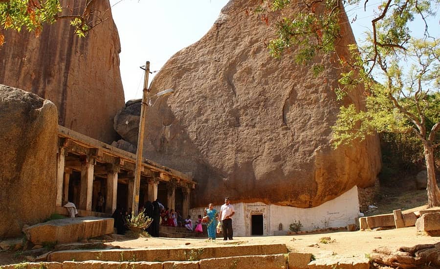 ಚಂದ್ರವಳ್ಳಿ ಪ್ರದೇಶದಲ್ಲಿರುವ ಅಂಕಲಿ ಗುರುಪೀಠ ಸ್ಮಾರಕದ ನೋಟ