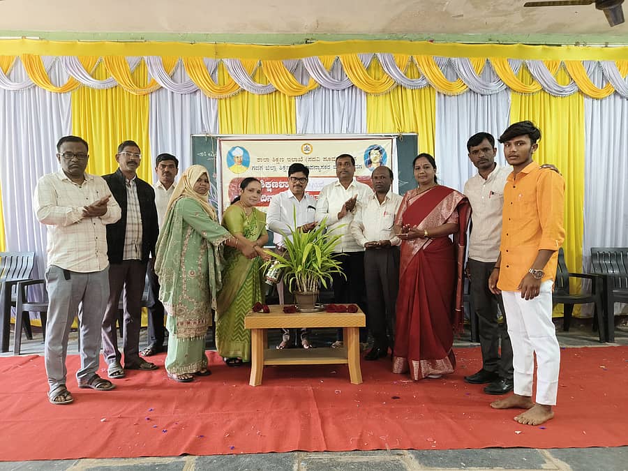 ಶಿರಹಟ್ಟಿಯ ಎಫ್.ಎಂ. ಡಬಾಲಿ ಪದವಿಪೂರ್ವ ಕಾಲೇಜಿನಲ್ಲಿ ಆಯೋಜಿಸಿದ್ದ ಕಾರ್ಯಾಗಾರವನ್ನು ಗಣ್ಯರು ಉದ್ಘಾಟಿಸಿದರು