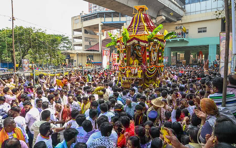 <div class="paragraphs"><p>ಬನಶಂಕರಿ ದೇವಿಯ ಬ್ರಹ್ಮರಥೋತ್ಸದಲ್ಲಿ ಭಾರಿ ಸಂಖ್ಯೆಯಲ್ಲಿ ಭಕ್ತರು ಪಾಲ್ಗೊಂಡಿದ್ದರು </p></div>