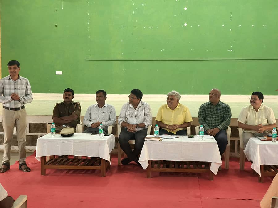 ದಾಂಡೇಲಿಯ ಹಾರ್ನ್ ಬಿಲ್ ಸಭಾಂಗಣದಲ್ಲಿ ಹಾರ್ನ್ ಬಿಲ್ ಹಬ್ಬದ ಪೂರ್ವಭಾವಿ ಸಭೆ ಶನಿವಾರ ನಡೆಯಿತು