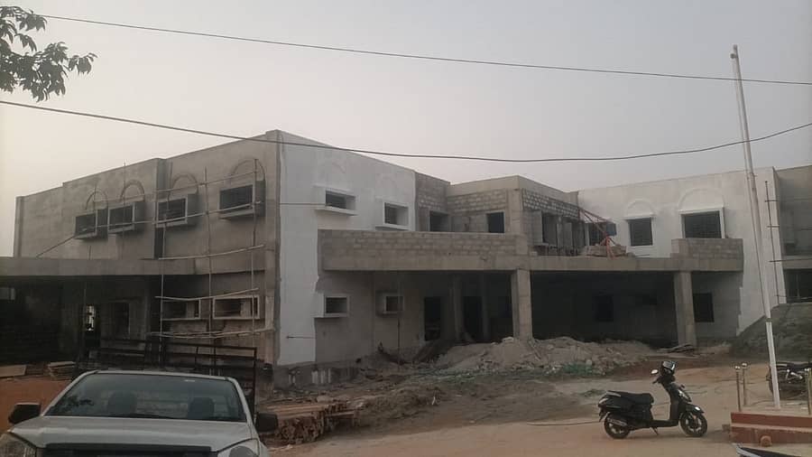 ಮಡಿಕೇರಿಯಲ್ಲಿ ಕ್ರಿಟಿಕಲ್ ಕೇರ್ ಯೂನಿಟ್ ಆಸ್ಪತ್ರೆ ಕಟ್ಟಡ ಕಾಮಗಾರಿ ಭರದಿಂದ ನಡೆಯುತ್ತಿದ್ದು, ಬಹುತೇಕ ಅಂತಿಮ ಹಂತ ತಲುಪಿದೆ