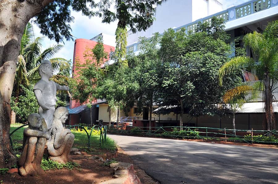 <div class="paragraphs"><p>ರಂಗಾಯಣ ಆವರಣ</p></div>