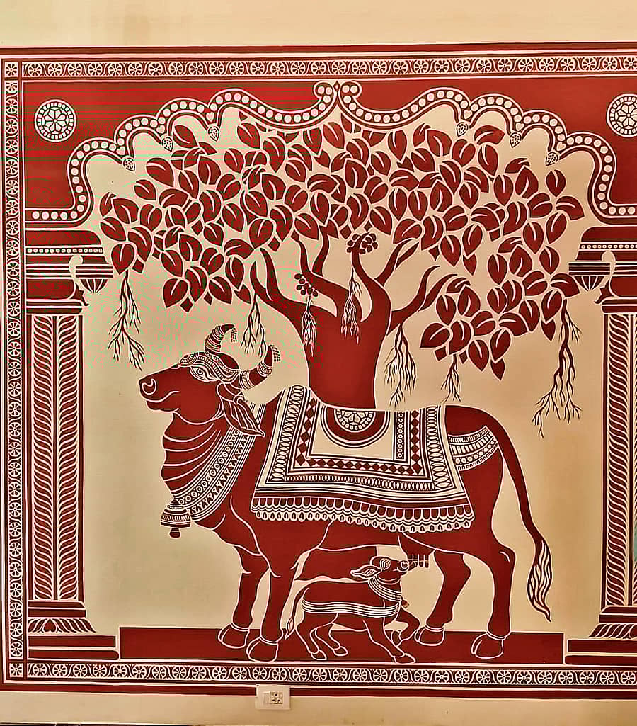 ಗೋಡೆಯಲ್ಲಿ ಅರಳಿದ ಕಾವಿ ಕಲೆ