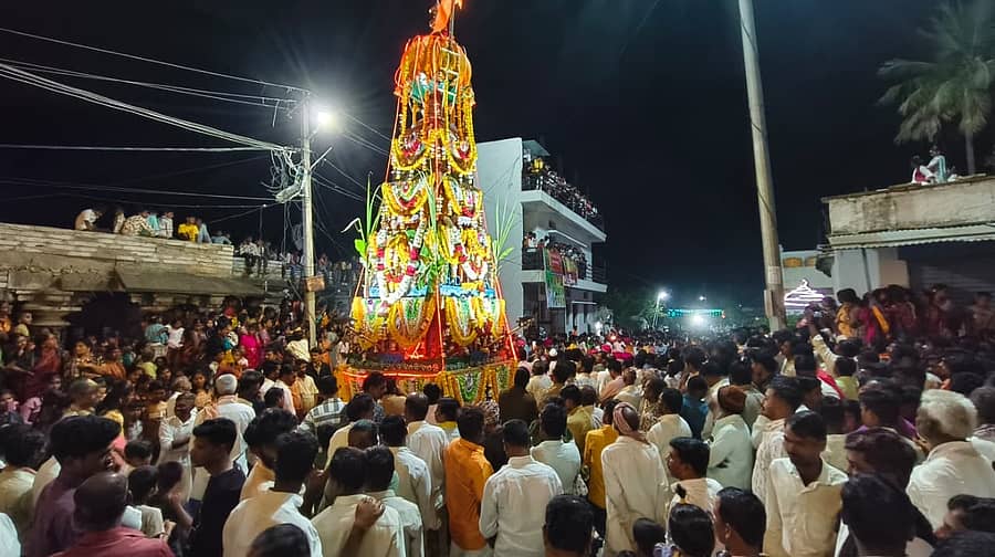 ಕಾಳಗಿಯಲ್ಲಿ ಶನಿವಾರ ರಾತ್ರಿ ಬನಶಂಕರಿದೇವಿ ರಥೋತ್ಸವ ಸಂಭ್ರಮದಿಂದ ಜರುಗಿತು
