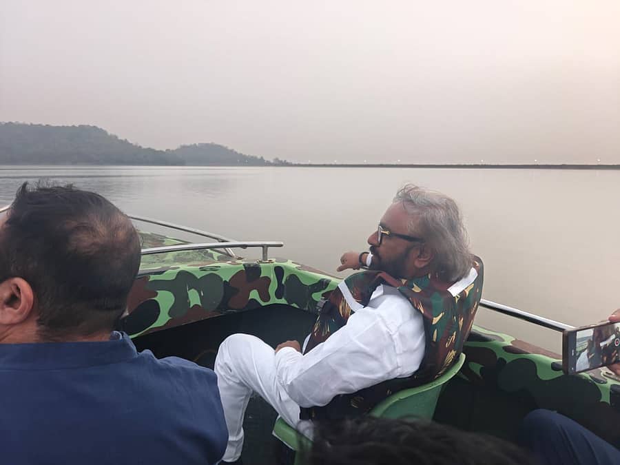 ಚಿಂಚೋಳಿ ವನ್ಯಜೀವಿ ಧಾಮದ ಚಂದ್ರಂಪಳ್ಳಿ‌ ಜಲಾಶಯದಲ್ಲಿ‌ ಅರಣ್ಯ ಸಚಿವ ಈಶ್ವರ ಖಂಡ್ರೆ‌ ಅವರು ದೋಣಿ ವಿಹಾರ ನಡೆಸಿದರು