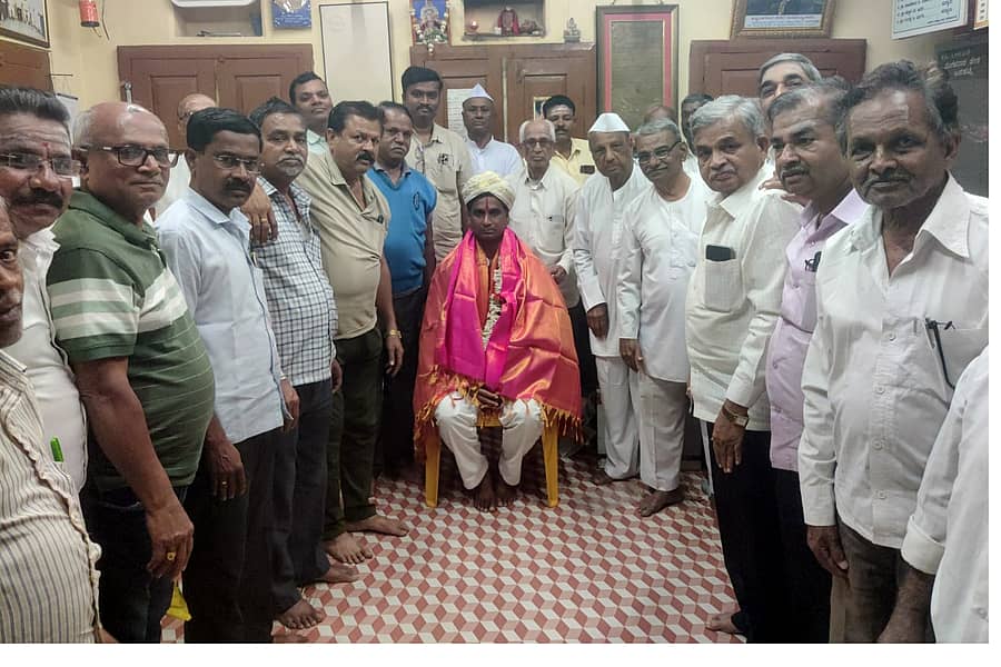 ರಬಕವಿ ಬನಹಟ್ಟಿ ನಗರ ಯೋಜನಾ ಪ್ರಾಧಿಕಾರದ ಅಧ್ಯಕ್ಷರಾಗಿ ಅಧಿಕಾರ ಸ್ವೀಕರಿಸಿದ ದಾನಪ್ಪ ಹುಲಜತ್ತಿ ಅವರನ್ನು ಮಂಗಳವಾರ ಪೇಟೆ ಹಟಗಾರ ದೈವ ಮಂಡಳಿಯ ಕಾರ್ಯಾಲಯದಲ್ಲಿ ಗಣ್ಯರು ಸನ್ಮಾನಿಸಿದರು