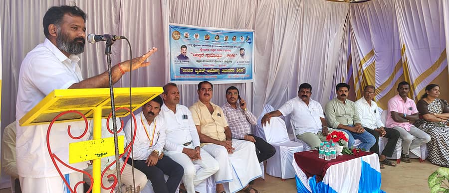 ಯಡ್ತರೆ ಗ್ರಾಮೋತ್ಸವ ಹಾಗೂ ಉಚಿತ ಬೃಹತ್ ಆರೋಗ್ಯ ತಪಾಸಣಾ ಶಿಬಿರ ಕಾರ್ಯಕ್ರಮದಲ್ಲಿ ಶಾಸಕ ಗುರುರಾಜ ಗಂಟಿಹೊಳೆ ಮಾತನಾಡಿದರು.