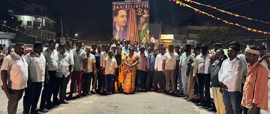 ರಾಮನಗರದ ವಾಟರ್ ಟ್ಯಾಂಕ್ ವೃತ್ತದಲ್ಲಿ ವಿವಿಧ ಸಂಘಟನೆಗಳ ವತಿಯಿಂದ ಭೀಮಾ ಕೋರೆಗಾಂವ್ ವಿಜಯೋತ್ಸವ ಮತ್ತು ಮಾತೆ ಸಾವಿತ್ರಿಬಾಯಿ ಫುಲೆ ಅವರ ಜನ್ಮ ಜಯಂತಿ ಆಚರಿಸಲಾಯಿತು