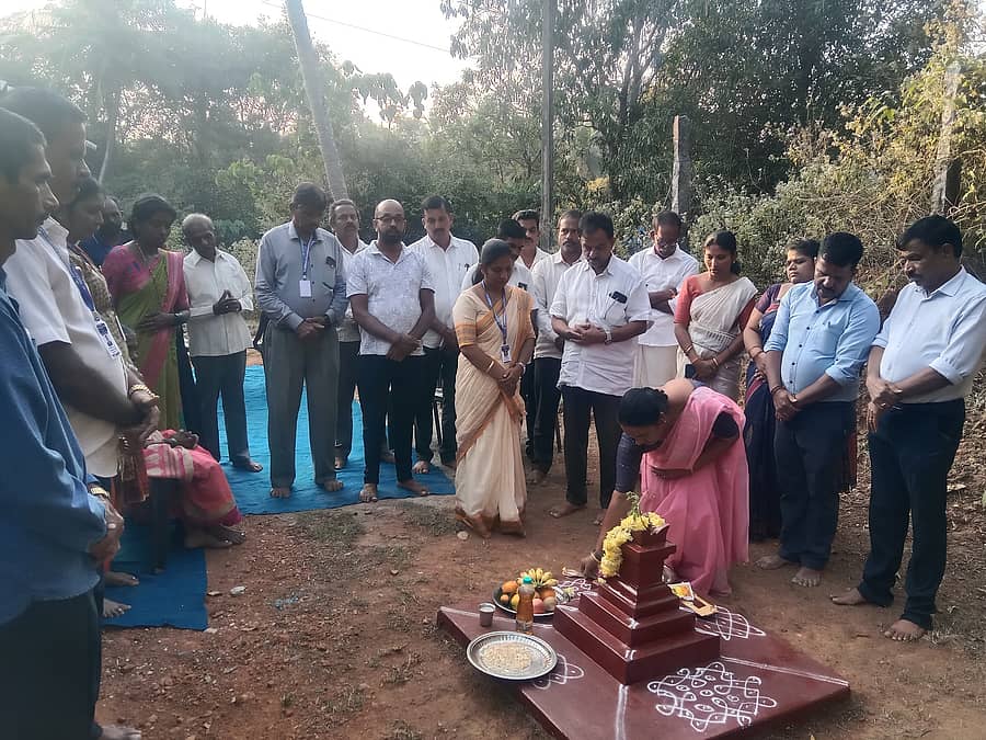 ಹೆಬ್ರಿಯ ಮುದ್ರಾಡಿ ಉಪ್ಪಳದಲ್ಲಿ ವಾತ್ಸಲ್ಯ ಮನೆಯ ಹಸ್ತಾಂತರ ಸೋಮವಾರ ನಡೆಯಿತು