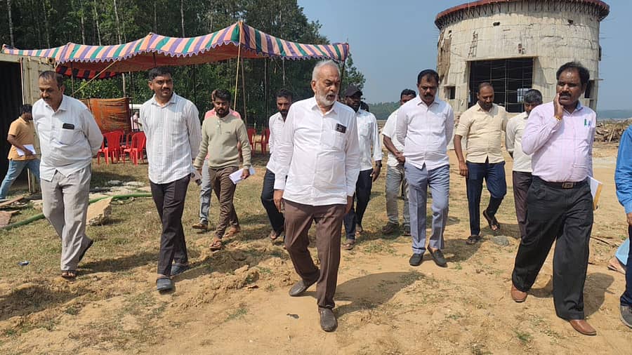 ಅರಕಲಗೂಡು ತಾಲ್ಲೂಕು ಕಟ್ಟೇಪುರ ಏತ ನೀರಾವರಿ ಕಾಮಗಾರಿಯನ್ನು ಶಾಸಕ ಎ. ಮಂಜು ಮಂಗಳವಾರ ವೀಕ್ಷಿಸಿದರು