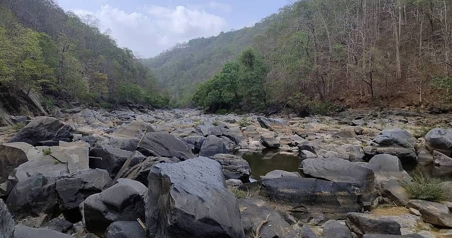 ಬೇಡ್ತಿ ಉಪನದಿಯಾದ ಶಾಲ್ಮಲಾ ನದಿ ಬೇಸಿಗೆ ಸಂದರ್ಭದಲ್ಲಿ ಬತ್ತಿ ಹೋಗಿರುವುದು (ಸಂಗ್ರಹ)