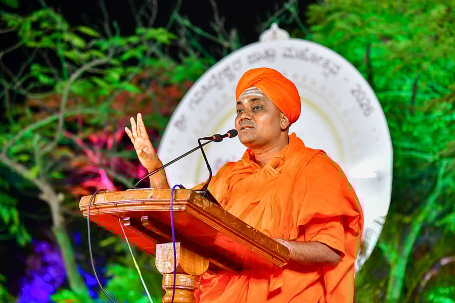 <div class="paragraphs"><p>ಅಭಿನವ ಗವಿಸಿದ್ಧೇಶ್ವರ ಸ್ವಾಮೀಜಿ</p></div>