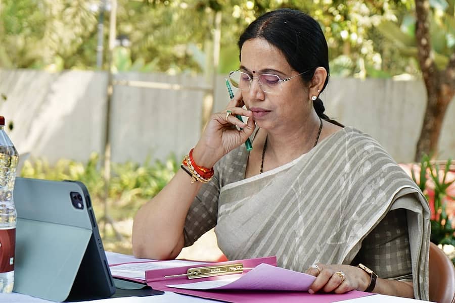 <div class="paragraphs"><p>ಸಚಿವೆ ಲಕ್ಷ್ಮಿ ಹೆಬ್ಬಾಳಕರ್ ಅವರು ವಿಡಿಯೋ ಸಂವಾದದಲ್ಲಿ ಪಾಲ್ಗೊಂಡರು</p></div>