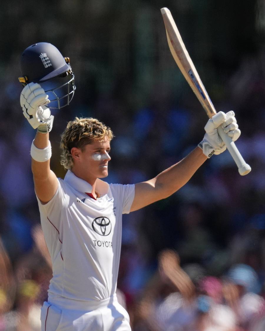 ಚೊಚ್ಚಲ ಶತಕದ ಸಂಭ್ರಮದಲ್ಲಿ ಜೇಕಬ್ ಬೆಥೆಲ್‌
ಎಪಿ/ಪಿಟಿಐ ಚಿತ್ರ