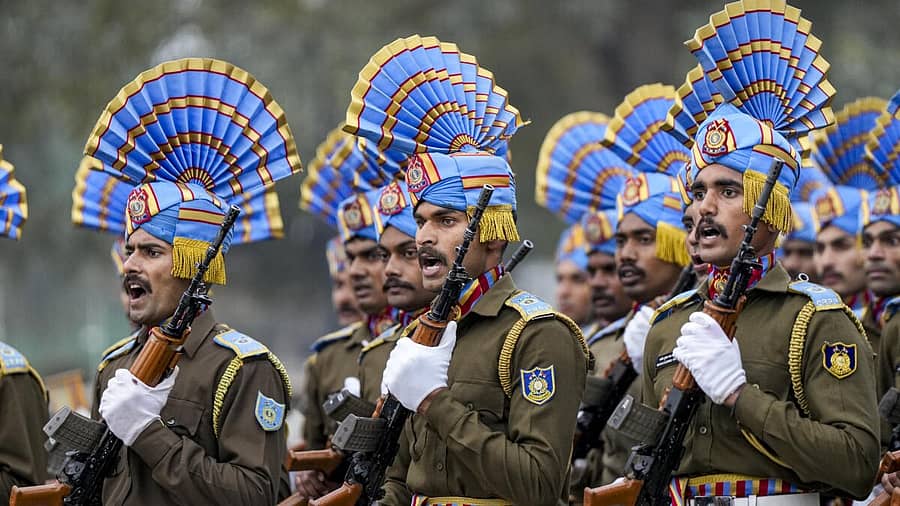 <div class="paragraphs"><p>ಪೂರ್ವಾಭ್ಯಾಸದಲ್ಲಿ ತೊಡಗಿರುವ ಸೈನಿಕರು</p></div>