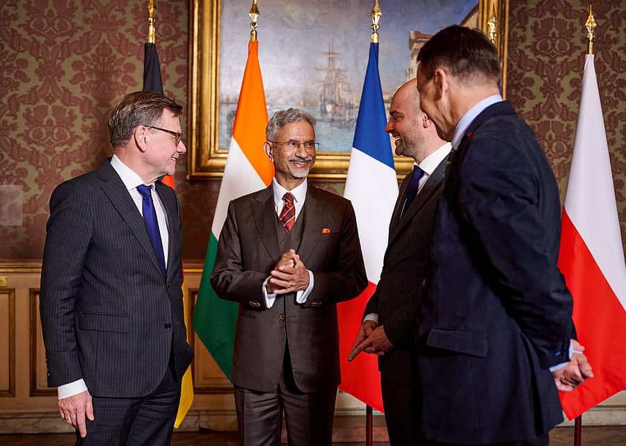 <div class="paragraphs"><p>ಫ್ರಾನ್ಸ್ ಅಧ್ಯಕ್ಷರ ಜೊತೆ ಜೈಶಂಕರ್</p></div>