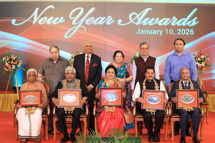 ಐವರಿಗೆ ಹೊಸ ವರ್ಷದ ಪ್ರಶಸ್ತಿ ಪ್ರದಾನ ಮಾಡಲಾಯಿತು