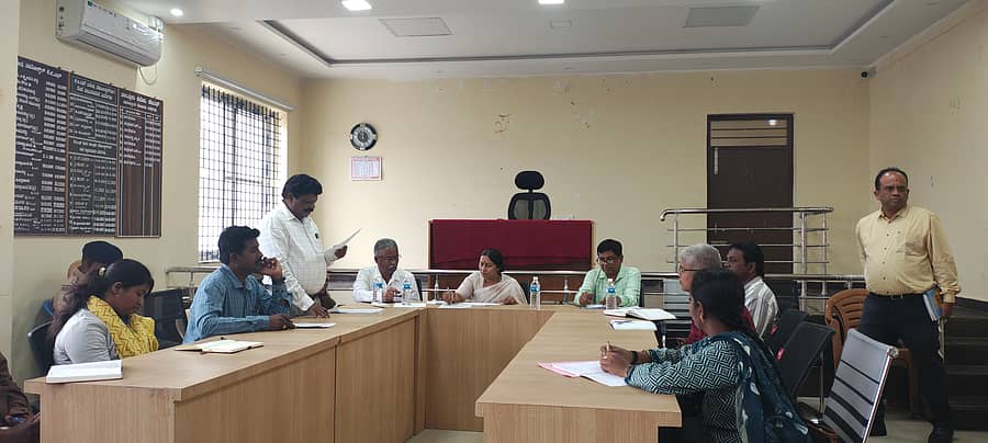 ಕೆಜಿಎಫ್‌ ತಾಲ್ಲೂಕು ಆಡಳಿತ ಸೌಧದಲ್ಲಿ ಶನಿವಾರ ನಡೆದ ಪೂರ್ವಭಾವಿ ಸಭೆಯಲ್ಲಿ ಶಾಸಕಿ ಎಂ.ರೂಪಕಲಾ, ಡಿವೈಎಸ್‌ಪಿ ಲಕ್ಷ್ಮಯ್ಯ, ತಾಲ್ಲೂಕು ಪಂಚಾಯಿತಿ ಕಾರ್ಯನಿರ್ವಹಣಾಧಿಕಾರಿ ವೆಂಕಟೇಶಪ್ಪ, ನಗರಸಭೆ ಆಯುಕ್ತ ಆಂಜನೇಯಲು ಭಾಗವಹಿಸಿದ್ದರು