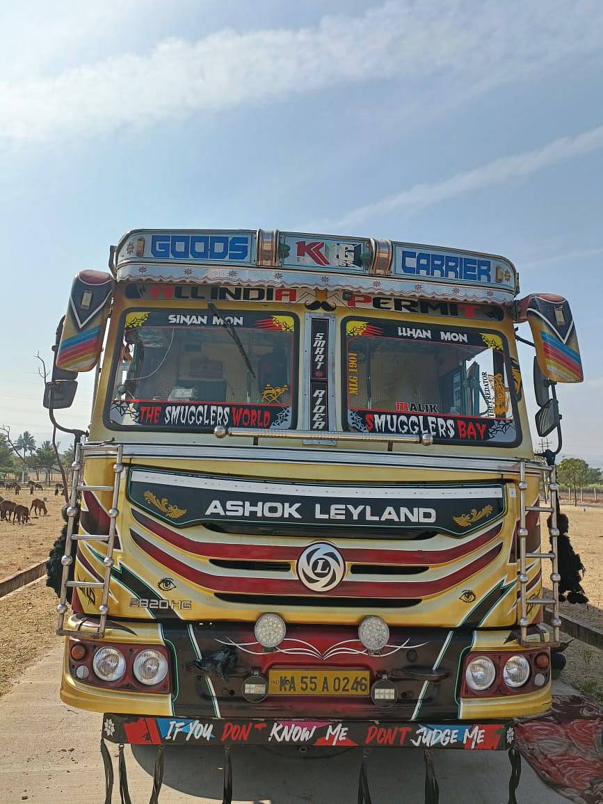 ಜಾನುವಾರು ಅಕ್ರಮ ಸಾಗಣೆ– ವಶಪಡಿಸಿಕೊಳ್ಳಲಾದ ಟ್ರಕ್‌