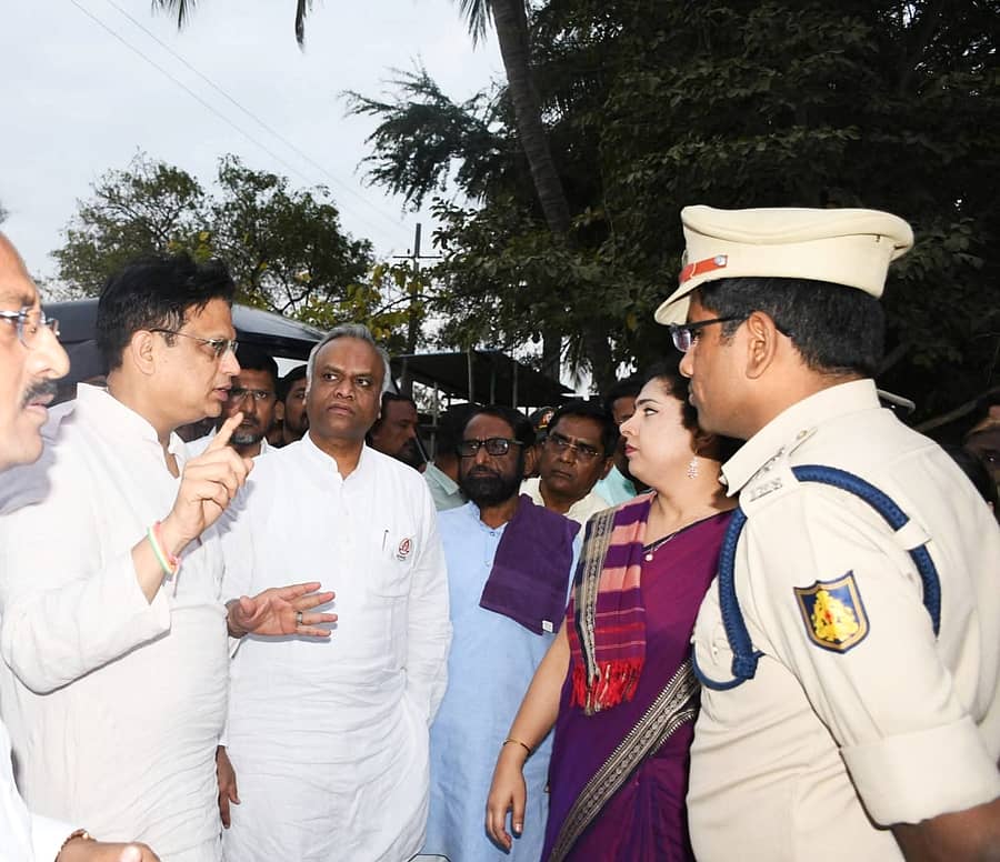 ಶಾಸಕ, ಸಚಿವ, ಜಿಲ್ಲಾಧಿಕಾರಿಗಳಿಂದ ಸ್ಥಳ ಪರಿಶೀಲನೆ