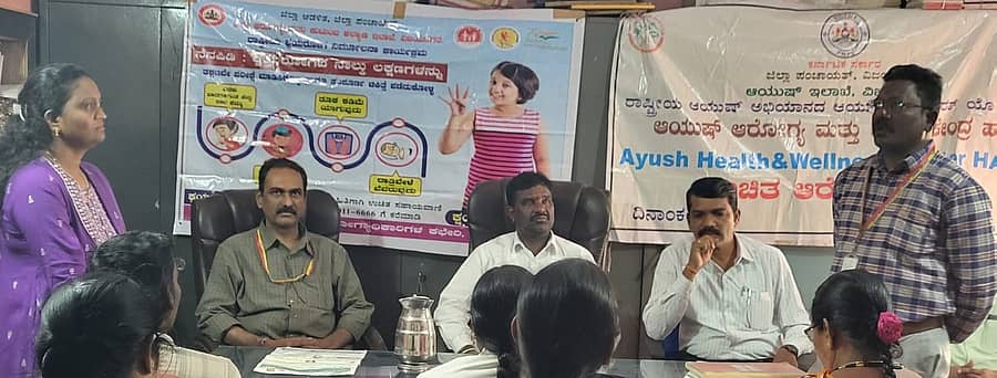 ಹಂಪಿ ಗ್ರಾಮ ಪಂಚಾಯಿತಿಯಲ್ಲಿ ಶುಕ್ರವಾರ ಕ್ಷಯಮುಕ್ತ ಪಂಚಾಯಿತಿ ಮಾಡುವ ನಿಟ್ಟಿನಲ್ಲಿ ಕೈಗೊಳ್ಳಬೇಕಾದ ಕ್ರಮಗಳ ಕುರಿತು ಕಾರ್ಯಾಗಾರ ನಡೆಯಿತು